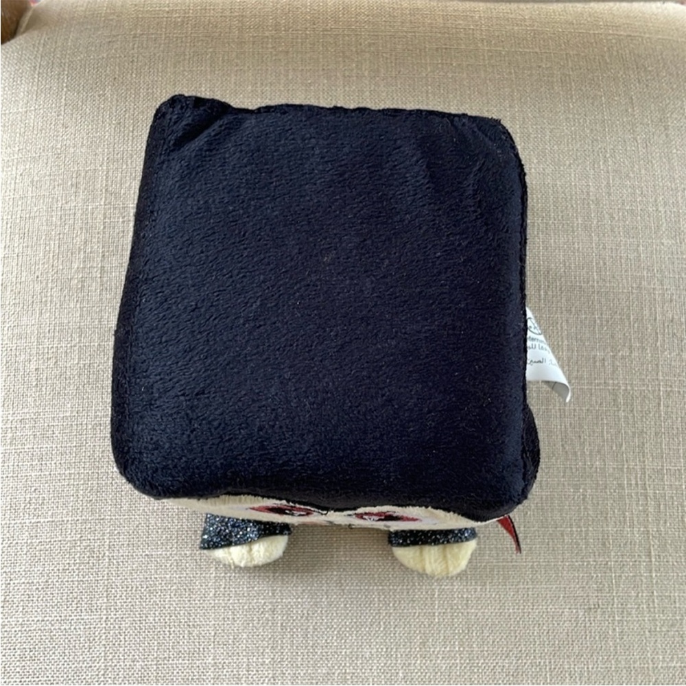 Vampire Cube Plush - Picture 12 of 12